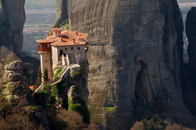 3-Day Trip to Delphi and Meteora from Athens - Crossing the mountains toward Meteora