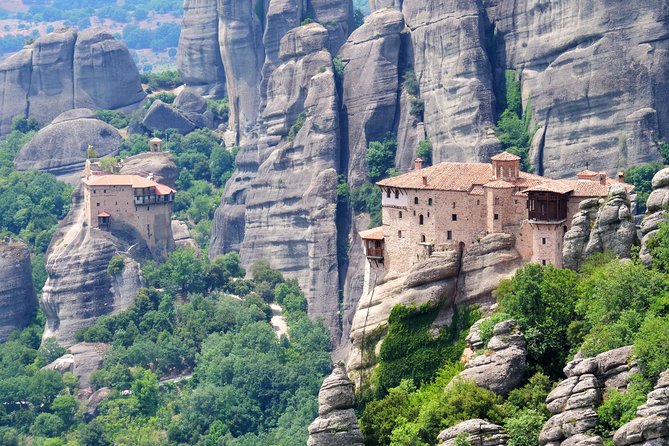 3-Day Trip to Delphi and Meteora from Athens - Meteora’s monasteries above the plain