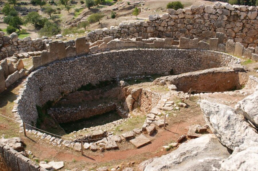 4-Day Tour of Mycenae, Epidaurus, Olympia, Delphi & Meteora - Who should book this tour?