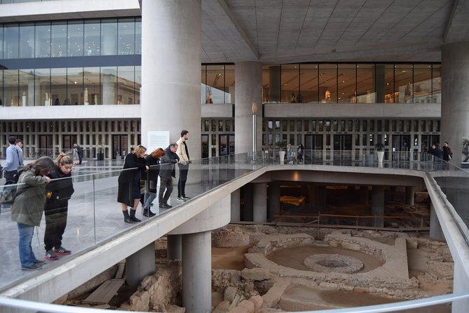 Acropolis & Acropolis Museum Group tour in German or Dutch - The Erechtheion and its famous Caryatids