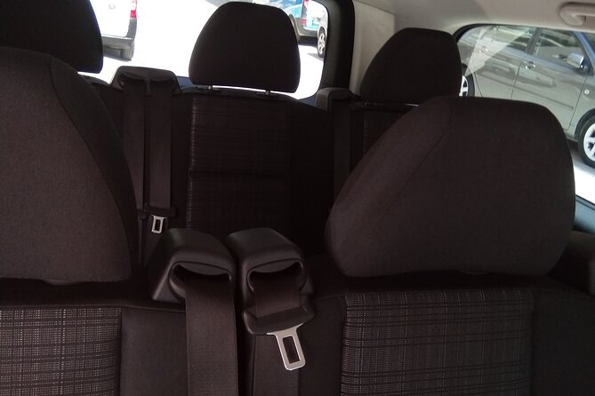 Airport Pickup Services - Waiting times, delays, and no-show rules