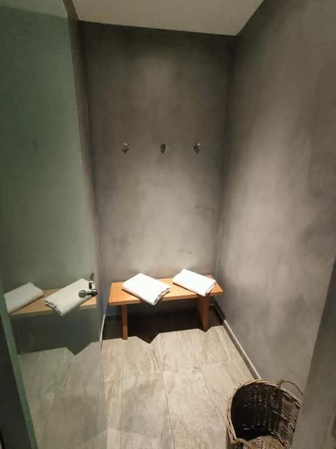 Akrotiri: Aromatherapy Couples Massage - The 60 to 90-minute side-by-side massage