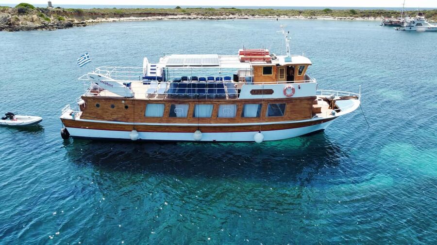 Argostoli: Full-Day Boat Cruise with Lunch - Leaving Argostoli at 10:00