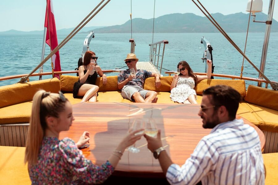 Athens: Agistri, Metopi & Aegina Cruise with Meals & Drinks - Who Will Enjoy This Cruise Most?
