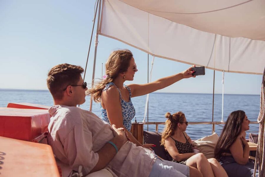 Athens: Agistri, Moni, and Aegina Cruise with Lunch & Drinks - What the guides and crew add