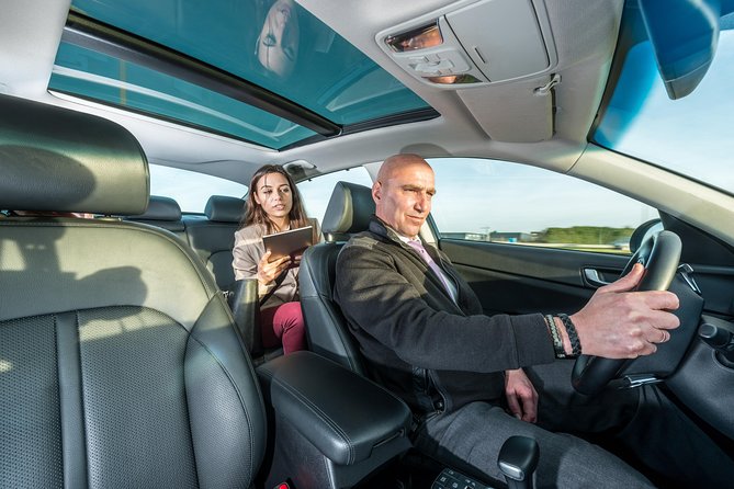 Athens Airport Arrival Transfer to Hotels or Addresses in Athens - The waiting-time promise needs careful handling