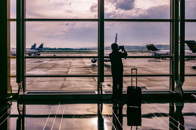 Athens AirPort To Athens Hotels Luxury Private Transfer Service - Mercedes comfort, luggage, and vehicle expectations