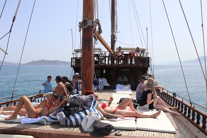 Athens: All Day Cruise to Agistri Moni Aegina with Lunch & Drinks - The crew makes a real difference