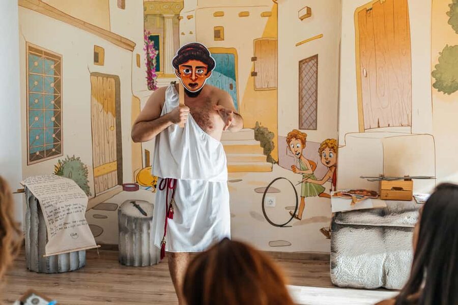 Athens: Ancient Greek Murder Mystery Experience - Following clues and solving the murder