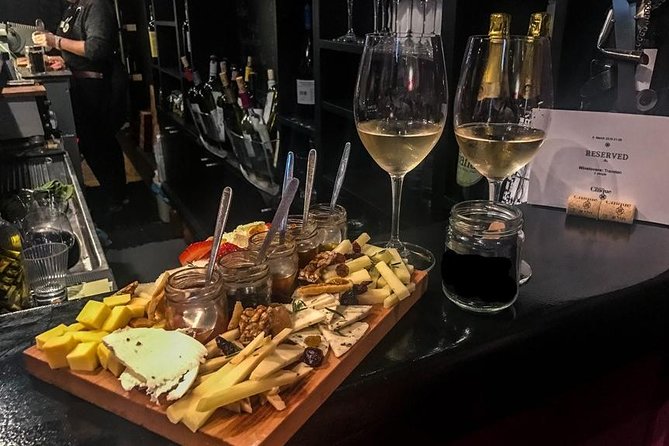 Athens by Night: Small Group Sightseeing with Drinks and Food Tasting - Psyrri: Street art, meze, and late-night Athens