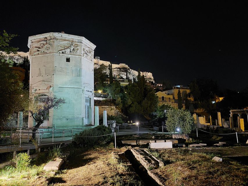 Athens: City Highlights Nighttime Walking Tour in Spanish - Is two hours enough for central Athens?
