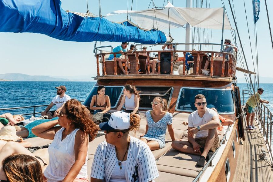 Athens: Cruise to Agistri, Moni & Aegina with Lunch & Drinks - Who will enjoy this cruise most?