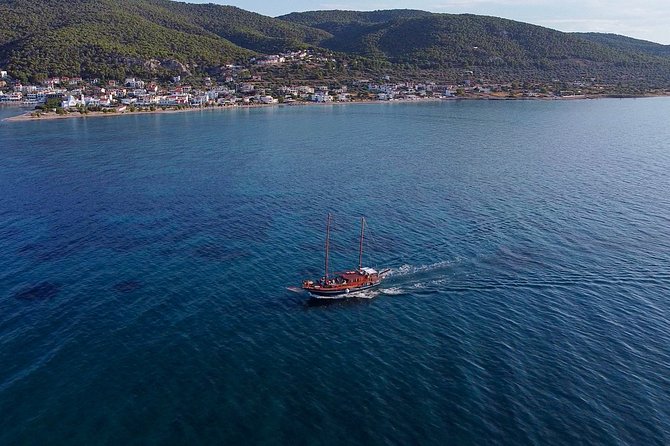 Athens Day Cruise: 3 Islands Tour in the Saronic Gulf with Lunch - Leaving Marina Zeas for the Saronic Gulf