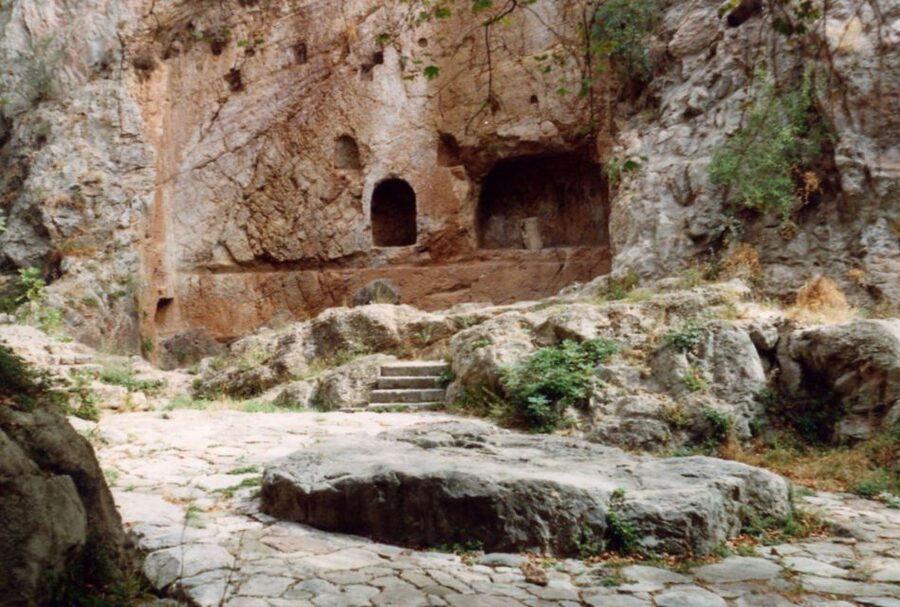 Athens: Delphi, Corycian Cave, and 300 Battlefield Day Trip - The four reasons this trip is worth your day
