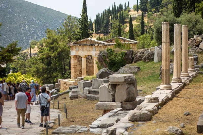 Athens: Delphi Day Tour with Museum & Arachova Village Visit - Arachova: a mountain village with a practical pause