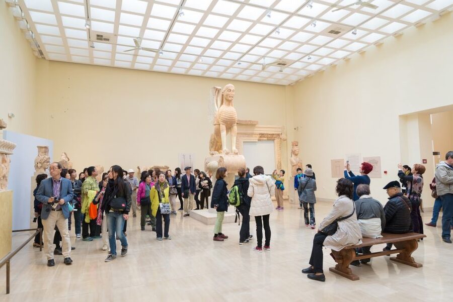 Athens: Delphi Day Tour with Museum & Arachova Village Visit - Practical advice for a hotter day