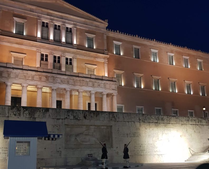 Athens: Evening Guided Walking Tour with Plaka & Dinner - Key points at a glance