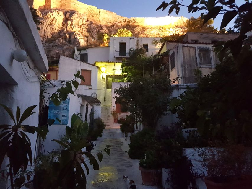 Athens: Evening Guided Walking Tour with Plaka & Dinner - Why an evening walk works well in Athens