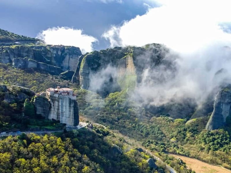 Athens: Guided Tour to Meteora Monasteries & Hermit Caves - Panoramic viewpoints and the best photo stops