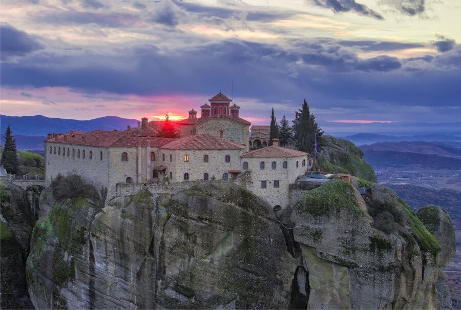 Athens: Meteora 2-Day Trip with Hotel, Sunset & Morning tour - Arriving in Kalambaka and settling into the hotel