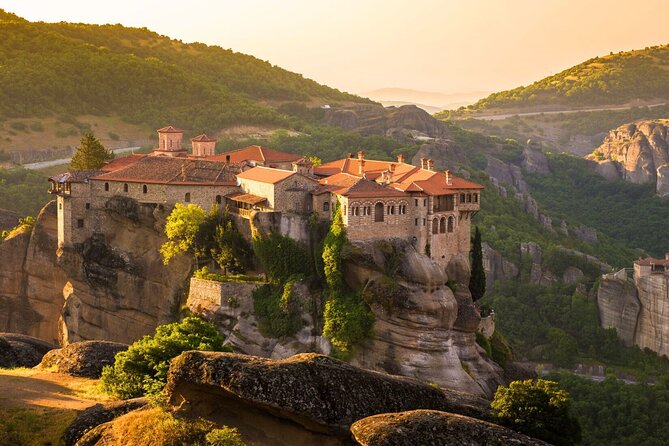 Athens: Meteora Monasteries Tour with Local Guide and Greek Lunch - Roussanou and Saint Nicholas Anapafsas