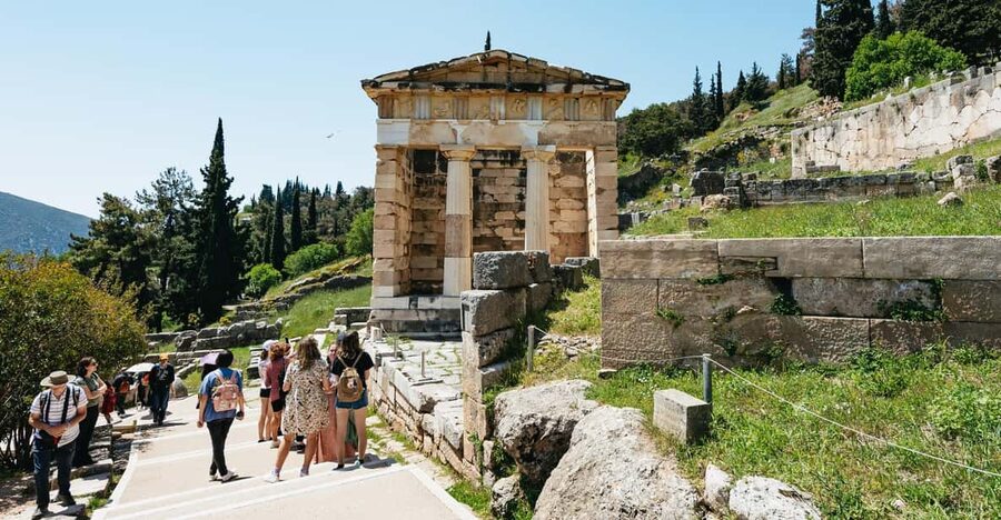 Athens: Mythology of Delphi, Museum and Arachova Guided Tour - The walking demands and who should book