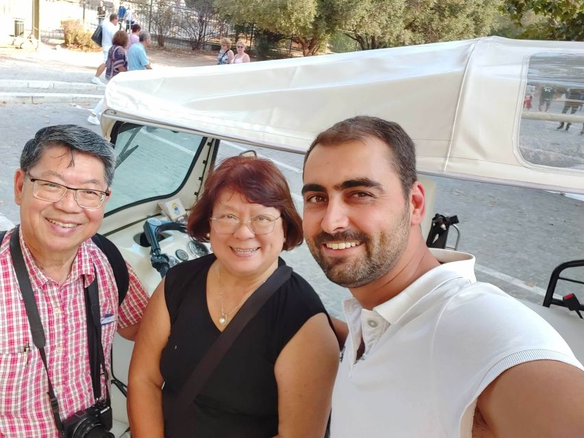 Athens: Private 3-Hour City Tour on Eco-Friendly Tuk Tuk - What the guides add to the ride