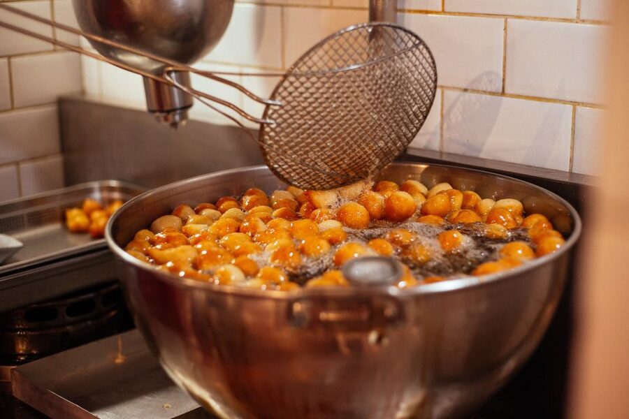 Athens: Private Food Tour – 10 Tastings With Locals - Vegetarian diets and other food concerns