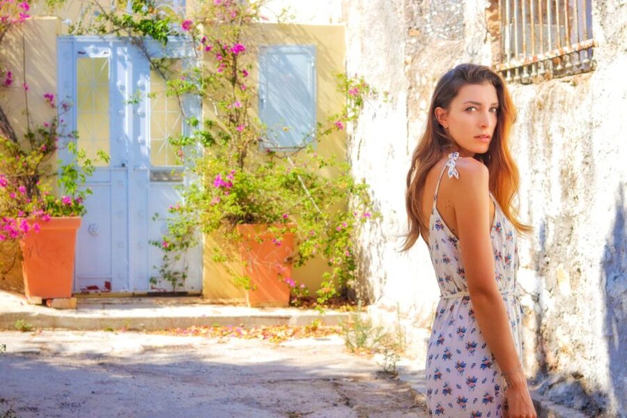 Athens: Professional photoshoot at Anafiotika Village - What the photographer adds