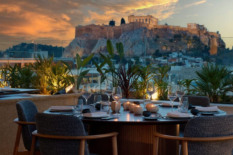Athens: Rooftop Fine Dining at Whispers Restaurant - A two-hour dinner with a fixed rhythm