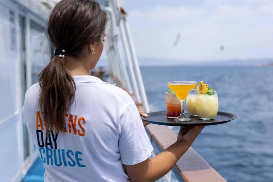 Athens: Swimming Cruise with Lunch, Wine & Live DJ on Board - Metopi: the 40-minute swimming stop