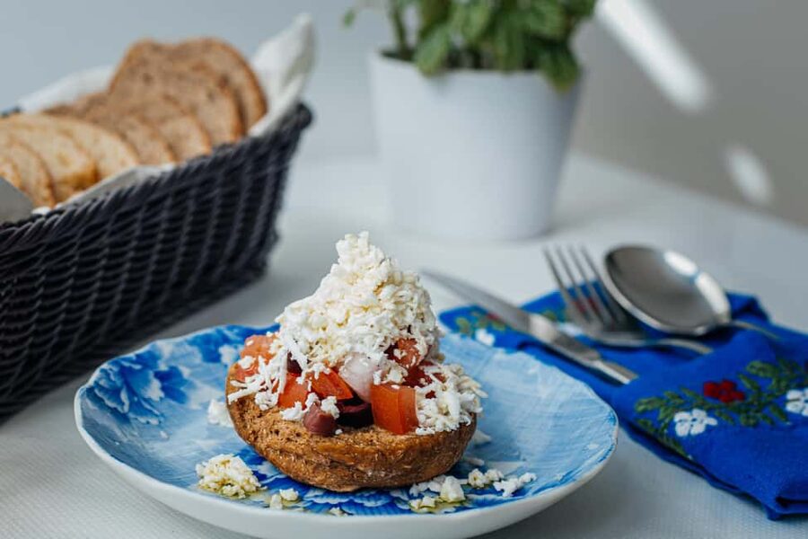 Athens: Taste of Five Signature Greek Dishes - The performance is the reason this is different