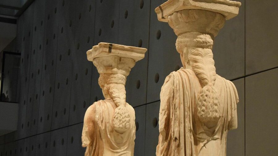 Athens: The Acropolis and Acropolis Museum Tour in German - The Erechtheion and its famous Caryatids