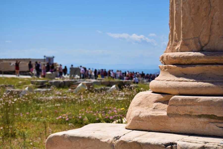 Athens: The Acropolis Guided Walking Tour in German - The Erechtheion and its unusual design