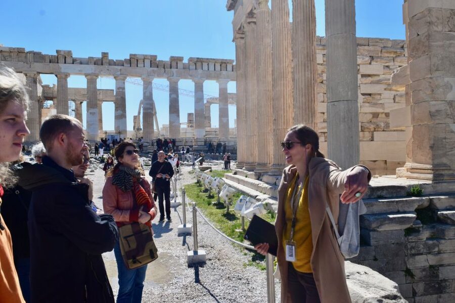 Athens: The Acropolis Guided Walking Tour in German - The German guide makes a real difference