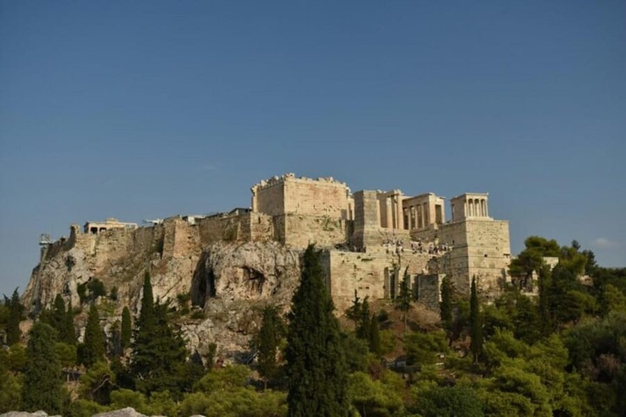 Athens: the Great Greek Philosophers Guided Tour in Spanish - The Pnyx and the birth of public debate