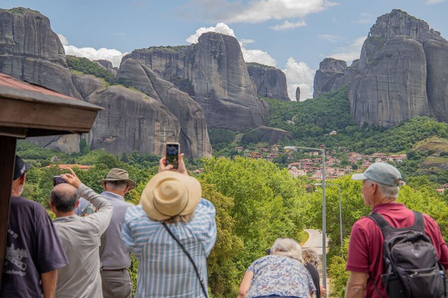 Athens to Meteora: Monasteries & Hidden Caves Bus Tour - Badovas and the hermit caves