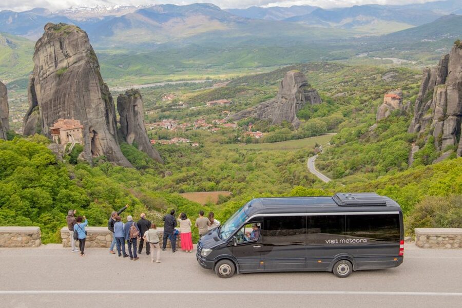 Athens to Meteora: Monasteries & Hidden Caves Bus Tour - What the five-hour Meteora circuit feels like