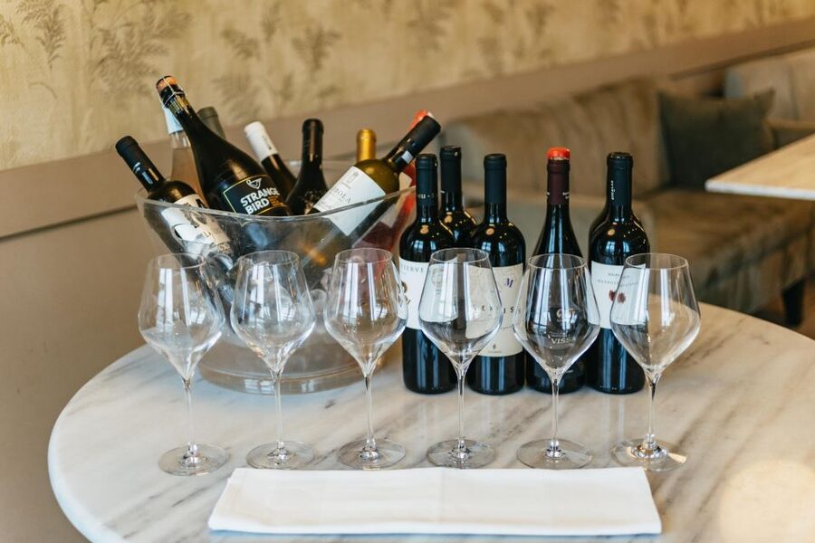 Athens: Wine Tasting with a Sommelier under the Acropolis - Tasting Seven or More Greek Varieties