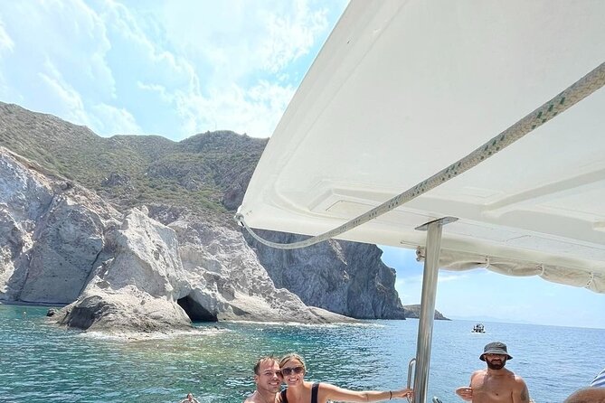 Catamaran Semi Cruise Paros Antiparos includes Food and Drinks - A catamaran built for a full day