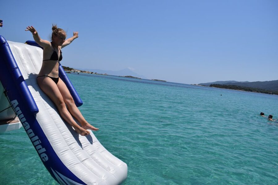 Chalkidiki: Blue Lagoon & Ammouliani Island Cruise & Lunch - Seeing the reef through the glass bottom