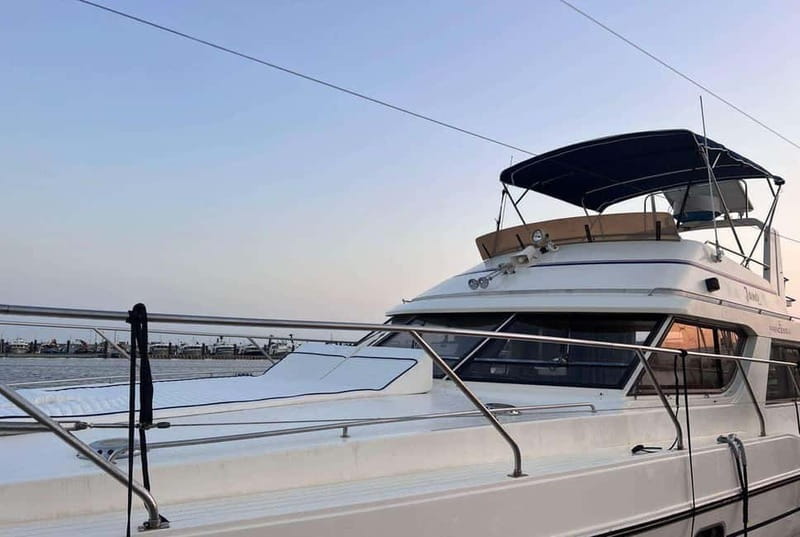 Chania: Private Cruise with Sup Food & Unlimited Drinks - Why a private Souda Bay cruise works so well