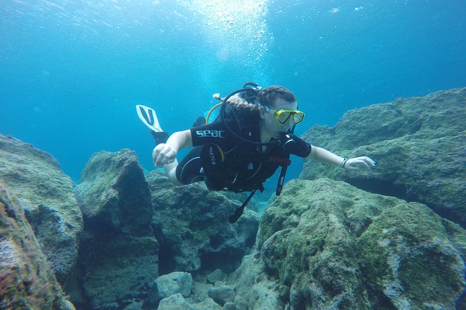 Chania: Scuba Diving for Beginners - Getting fitted with wetsuit and equipment