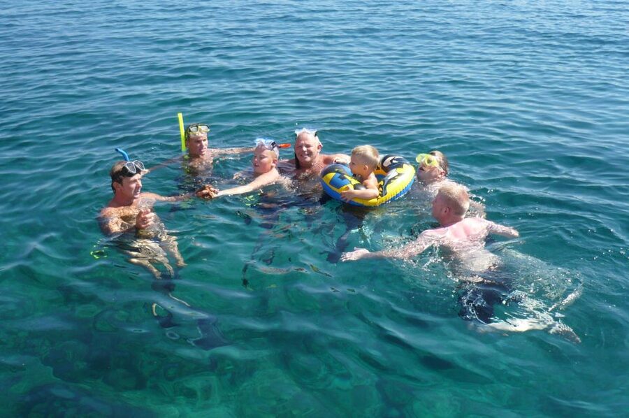 Chania Town: Glass-Bottom Boat Cruise to Thodorou & Lazareta - What the crew adds to the experience