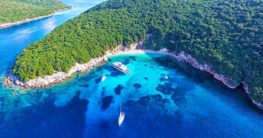 Corfu: Parga, Sivota and Blue Lagoon Full-Day Boat Cruise - Two hours in Parga, with a castle and a beach