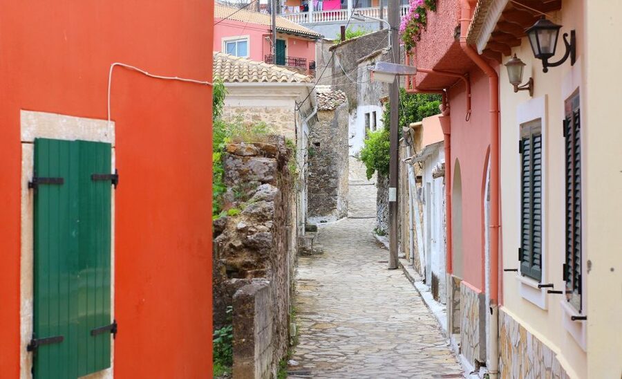 Corfu: Shore & Shared – Palaiokastritsa, Lakones, Kratsalo - The day’s rhythm and its small drawbacks