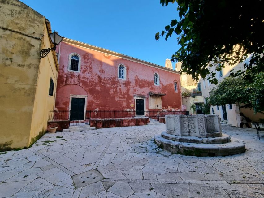 Corfu: Small Group City Walking Tour - Palaces, civic buildings, and San Giacomo