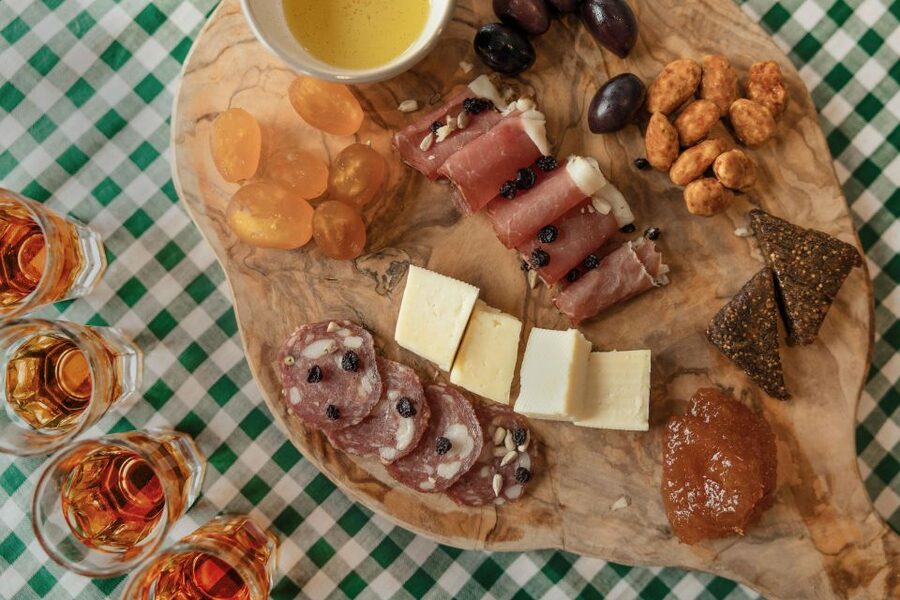 Corfu: The most famous Corfiot Products in one Tasting - What the one-hour itinerary feels like