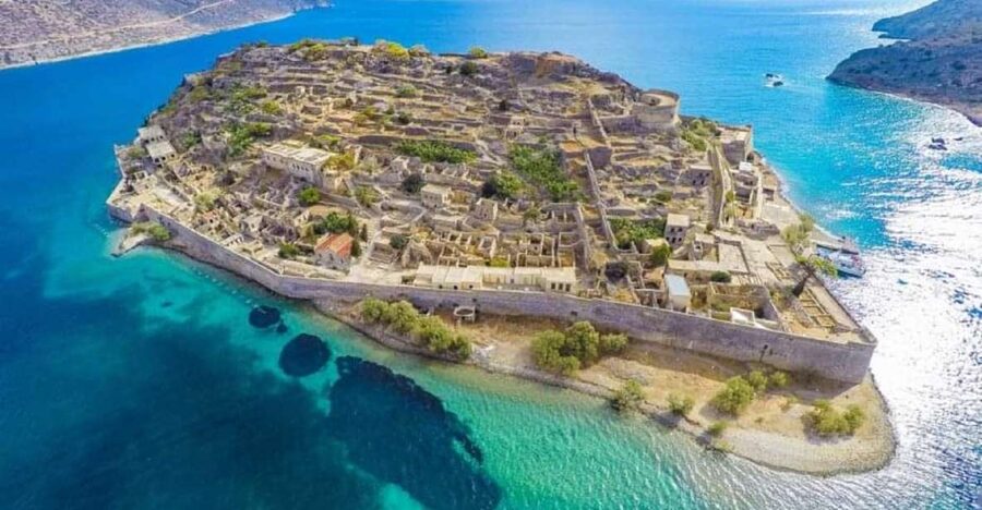 Crete: Agios Nikolaos, Plaka and Spinalonga Island Tour - Agios Nikolaos and the calm of Lake Voulismeni