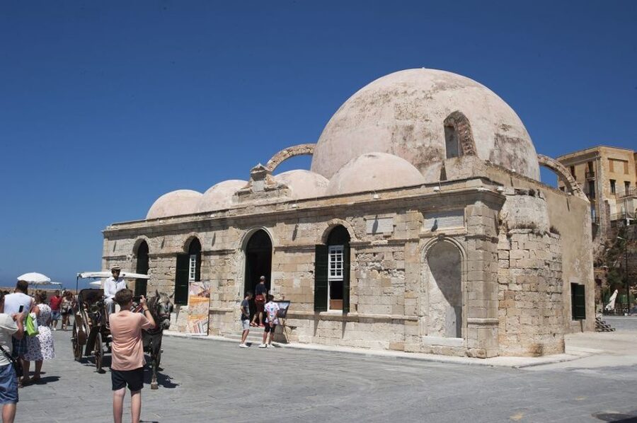 Crete: Chania, Lake Kournas and Rethymno Tour - The long road from Heraklion to western Crete